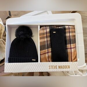 Steve Madden Beanie & Scarf Set